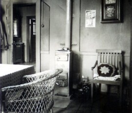 Wohnzimmer mit Kanonenofen